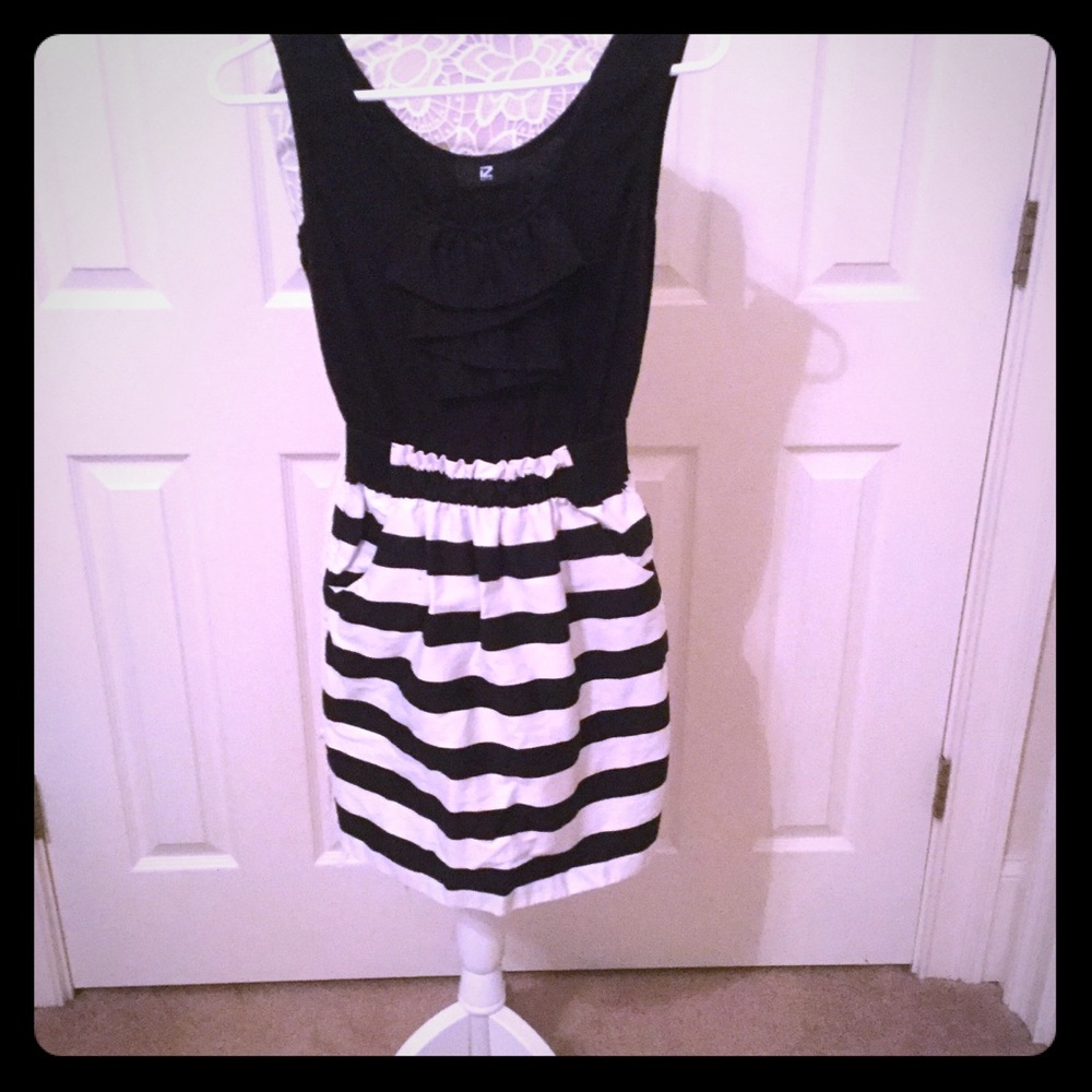 IZ Byer S dress